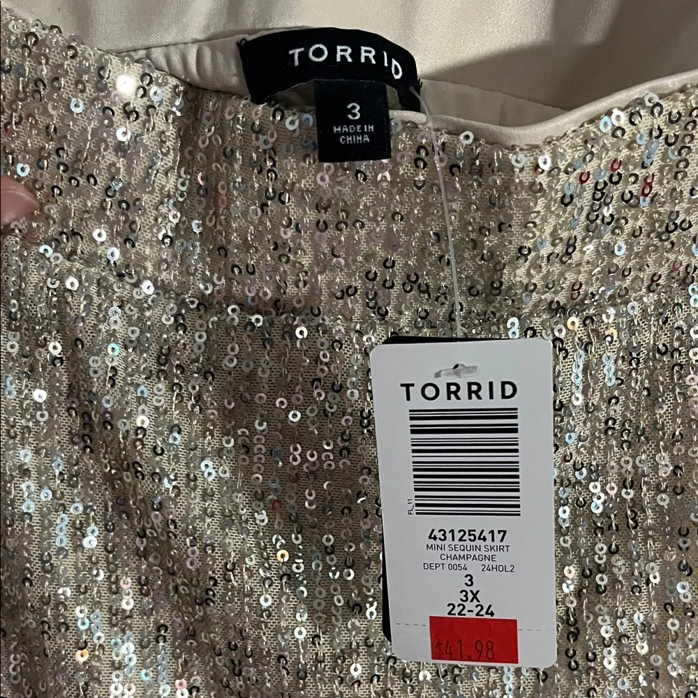 Torrid Sparkling Sequin Mini Skirt - Silver - Picture 2 of 2